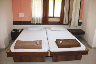Lodge Kamal Gheware Embassy, Sangli 4